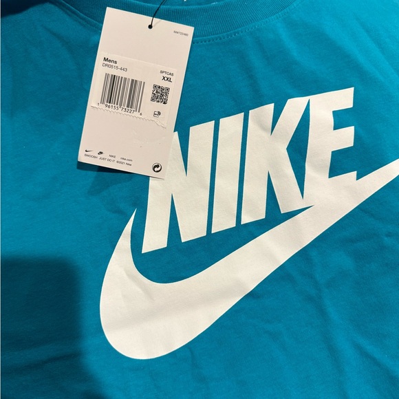 Men Nike Tshirt - Picture 3 of 3